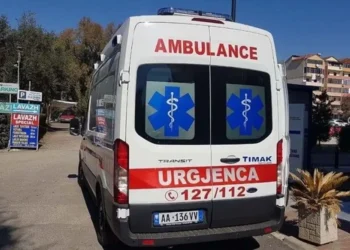 Makinat përpl*sen kokë më kokë në Bulqizë, dy persona të lënduar