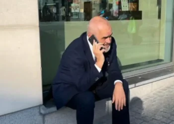 Telefonata me tone të larta e Ramës/ Me kë po fliste? Reagon kryeministri…
