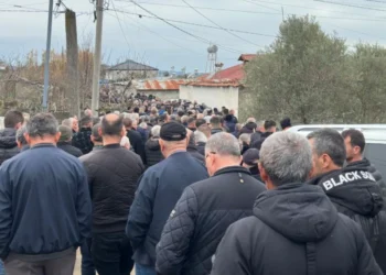 Lot, dhimbje dhe britma! Grykshi në Zl, përcillet për në banesën e fundit familja Kola ‘Na u shua dera e shtëpisë…’