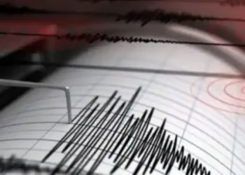 Dy tërmete në vendin fqinj, njerëzit në panik dalin në rrugë