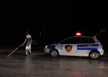 Aksident tragjik në vend! Makina përpIas për vd*kje 18 vjecarin