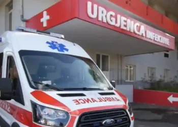 Me plagë arme në kokë, vajza 17-vjeç dyshohet se ka tentuar te…