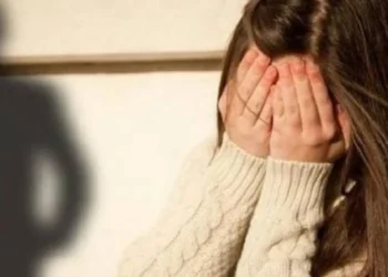 TMERR në Tiranë! 48 vjecari përdh*non vajzën e re, e kishte punësuar si dizajnuese