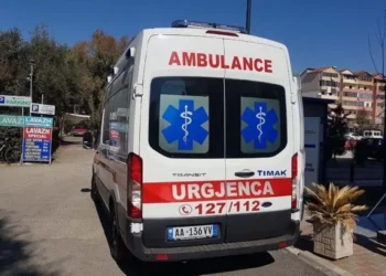 Ngjarje e rëndë në vend: Gjendet i p*jetë një person në oborrin e shtëpisë