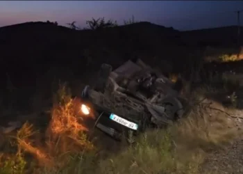 Aksident në vend/ Makina del nga rruga, 2 persona të pIagosur rëndë!