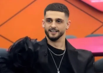 Pas daljes nga BBVA, zbulohet e vërteta e një lidhje serioze të Gimbos jashtë shtëpisë? (Video)