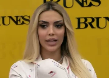 “Fillova të krijoja pëlqim për dikë këtu”/ Brikena tregon historinë e saj, e vërtetë apo gënjeshtër?