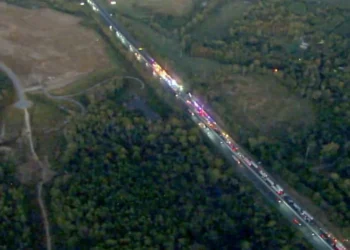 Aksident fatal! Kamioni përplas furgonin me pasagjerë, 8 persona te vd*kur, 5 prej tyre jane femije!