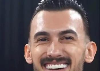 Lum komentesh për dhëmbët e tij të kuruar, ja si dukej Kristi Lamaj përpara këtij ndryshimi drastik