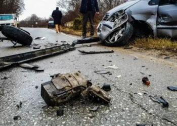 Makinat përplasen kokë më kokë, shoferi 27 vjecar përpIaset me…