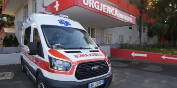 Tragjike në vend! Prej 4 ditësh kishte humbur jetën, nëna gjenë djalin e saj të vd*kur në banesë!