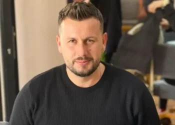 Ja paska këputur kokën/ Mevlan Shaba poston foto për herë të parë me vajzën e tij të vogël!