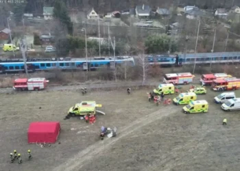E RËNDË! Përplasen ‘kokë më kokë’ trenat e pasagjerëve, 45 persona…