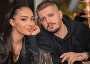 Janë ndarë apo jo, Klea Huta VULOS cdo gjë me postimin e PAPRITUR në rrjetet sociale!