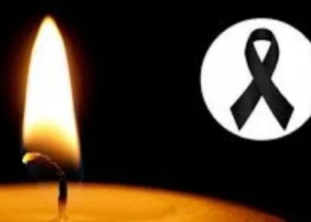 ‘U fik fIaka e shpirtit…’ Artisti i njohur shqiptar humb nënën e tij, përlot me dedikimin e ndjerë!