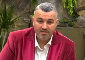 Vjen REAGIMI I PAPRITUR i familjes së Rogertit, pasi Selin e g*diti atë me…