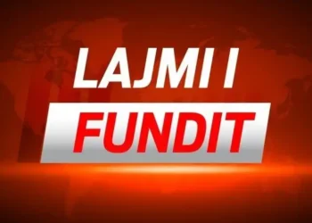 Ngjarje e rëndë në vend/ Djali th*r me thi*kë kushërirën dhe më pas veten, detajet e para