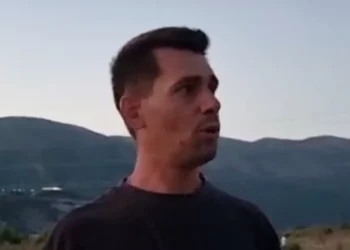 ‘Prindërit po cmenden…’ Mb*tja e të m*turve në Shkumbin, flet i afërmi ‘Një fëmijë e kishte punëtori, tjetrin policia…’