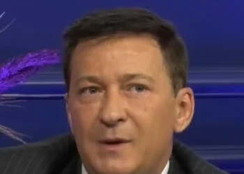 “Hiqe ose do largohesh ti”/ Arjan Konomi zbulon prapaskenën e sherrit me Top Channel: Ja komenti që më kërkuan të fshija