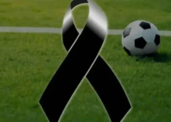Futbolli në zi, ndërron jetë ish-kampioni i botës