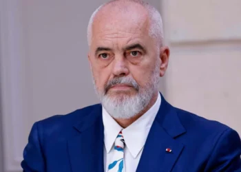 Vjen lajmi i papritur, zbardhet programi i Edi Ramës ‘Rroga mesatare mbi 1 mijë euro, minimalja 500 euro…’