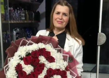 Detaje nga ngjarja e rende: Nexhmije Sula drejtoreshë e shkollës, i biri 26-vjeçar e goditi 7 herë me th*ke!