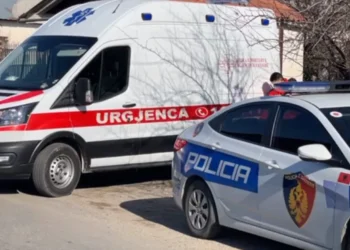 Aksident i rëndë në aksin Tiranë-Durrës, 4 automjete përplasen me njëra-tjetrën