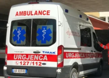 Aksident tr*nditës në vend: Automjeti përmbyset, shoferi i tij…