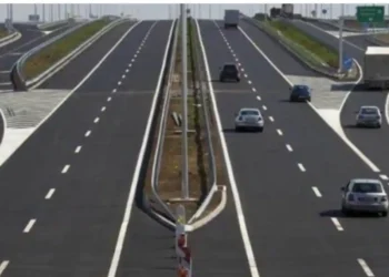 Autostrada në 150 km/orë/ Vendimi i ri rrit kufirin e shpejtësisë, ja vendi i parë që arrin këtë nivel