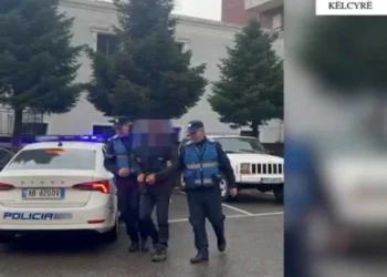 E rëndë në vend! Polici 56-vjeçar në lidhje i*time me 16-vjeçaren, dalin detaje