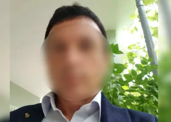 Prej disa muajsh në lidhje me 16-vjeçaren, polici në Përmet u zbulua nga të rinjtë që e shantazhuan