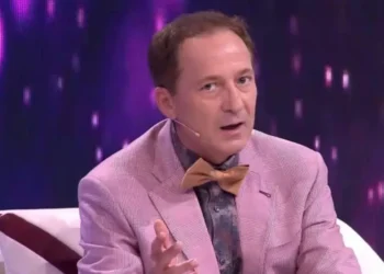 ‘O mashkull k*rvë…’ Nuk përmbahet Arjan Konomi, shpërthen në sharje ndaj këtij personi! (Video)