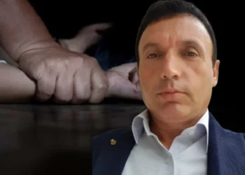 Tmerri me vite me radhë i 16-vjeçares! Njerku polic dhe kolegu i tij kanë ab*zuar me të, i dashuri i të miturës përpiqej të…