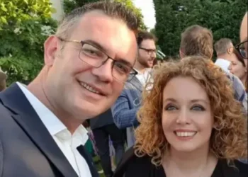 ‘Një vit pa ty o Gert, dhimbja nuk kalon…’ Edlira Cepani rrënqeth rrjetin me dedikimin prekës për Gertin e gjorë!