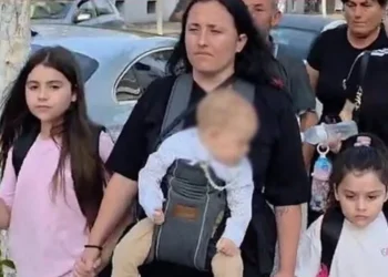 Aksidenti tragjik u mori babanë, 3 vajzat e m*tura dhe nëna e tyre mbesin të pastrehë!