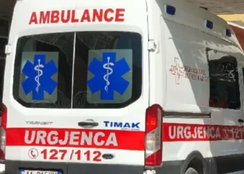 Aksident i rëndë në aksin Tiranë–Durrës, një i vd*kur dhe dy të plagosur