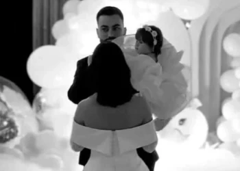 ‘Thonë që koha shëron pIagë, por shpirti im nuk…’ Gazetarja e njohur humbi bashkëshortin, përlot me postimin prekës!