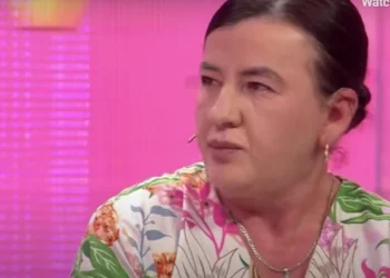 Rrënqethëse! ‘Jetojmë me makth, ende festojmë ditëlindjen e saj…’ Nëna e Bleona Matës prek rrjetin