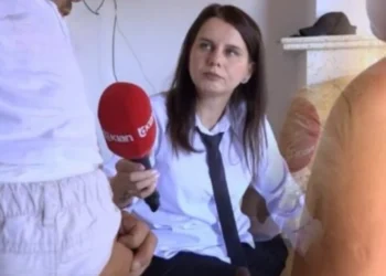 CUDIRA SHQIPTARE! Lind fëmijë me partnerin e ri, ja regjistrojnë në emër të ish-burrit