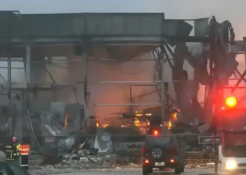 TRAGJEDI! Shpërthim i fuqishëm në një fabrikë ushqimore në Greqi, 3 gra humbin jetën! Shpëtojnë 5 të tjerë, 2 të zhdukur