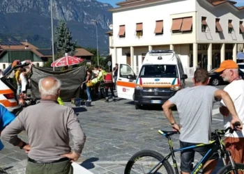 ‘Të rrita me mundime dhe lodhje o bir…’ Aksidenti i rëndë i merr jetën 16 vjecarit shqiptar