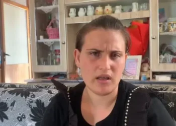 ‘Dëgjova një zë dhe thashë mami, babi është gjallë?’ Flet vajza tjetër e babait të mb*tur me tel nga e bija në Fier