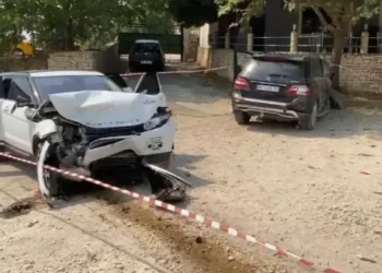 Aksident i frikshëm në vend, humb jetën 10 vjecari! 3 persona të tjerë…