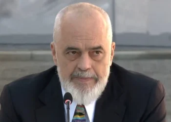 E FUNDIT/ Gjykata Kushtetuese la në detyrë Veliajn, reagon për herë të parë kryeministri Rama