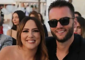 Si rrallë herë, Arbana Osmani shfaqet në momente int*me me Eduart Grishajn (Foto)