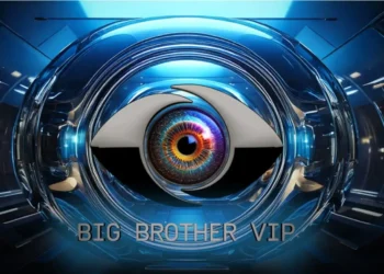 Brikena takon “vjehrrën” ia puth dorën për herë të parë