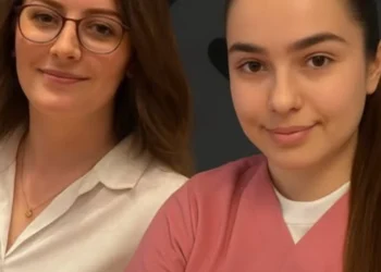 ‘Zoti ju rriti për vete o bijat e mia!’ Dalin fotot, këto janë dy motrat që humbën jetë nga aksidenti fatal i së Dielës!