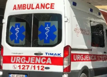Gjendet i pajetë afër banesës një person, ja dyshimet e para