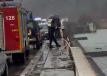 Aksident TR0NDITES në vend! Mjeti bie nga ura e Shpatharit, tre të rinj që ndodheshin në makinë…