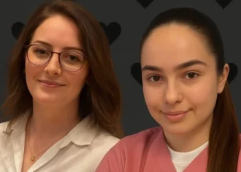 Lot dhe britma deri në kupë të qiellit! Dalin pamje nga cermonia m*rtore e dy motrave Dhimaku!